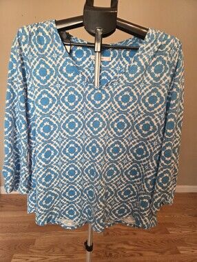 Chicos Blue and White Patterned Women’s V-Neck Top US Size XL